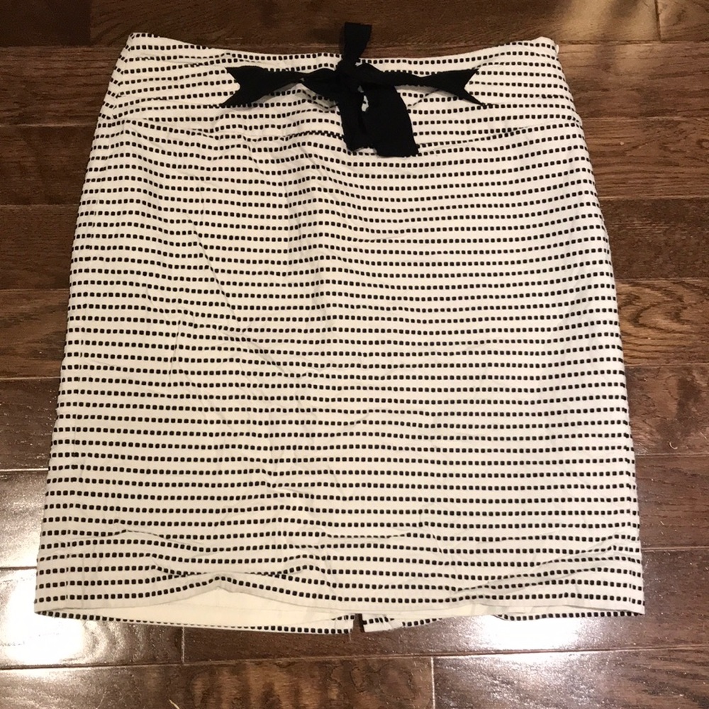 Loft bow waist pencil skirt